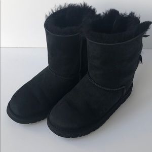 Ugg girls Bailey with Bows in black size 3